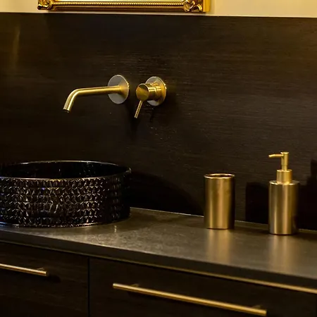 Deluxe Whirlpool Bath & Contemporary Experience Apartament Vallauris
