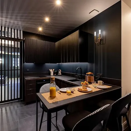 Deluxe Whirlpool Bath & Contemporary Experience Apartament Vallauris