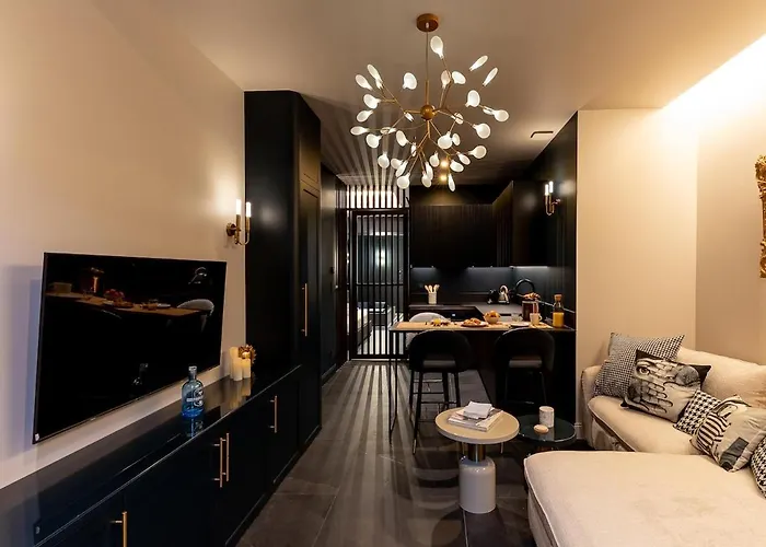 Deluxe Whirlpool Bath & Contemporary Experience ヴァロリス