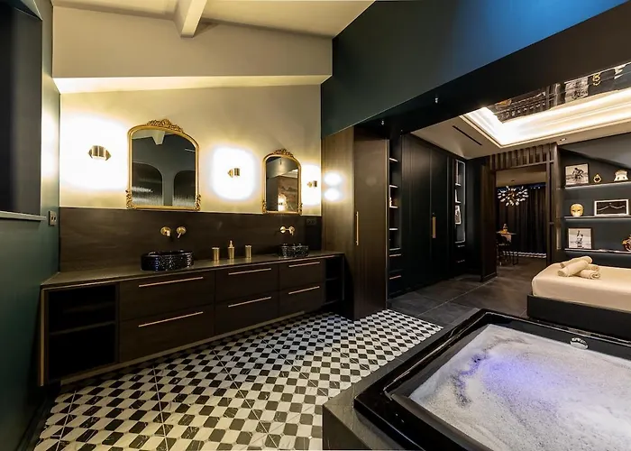 Deluxe Whirlpool Bath & Contemporary Experience * Vallauris