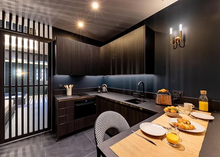 Apartment Deluxe Whirlpool Bath & Contemporary Experience *